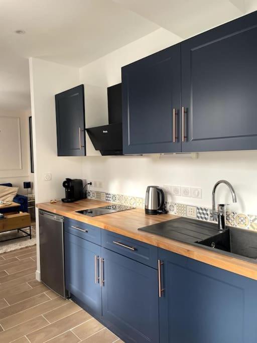 Bleu Supreme Balneo Apartment Виерзон Екстериор снимка
