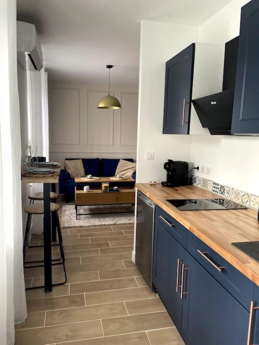Bleu Supreme Balneo Apartment Виерзон Екстериор снимка